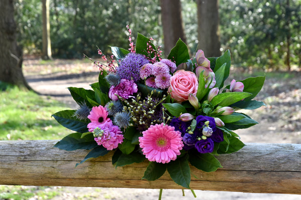 Biedermeier boeket roze/paars